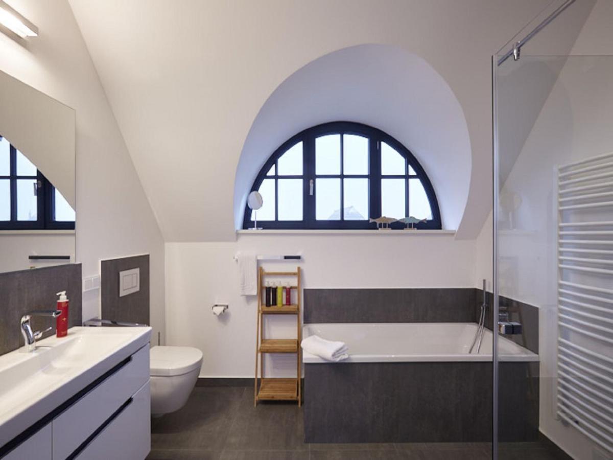 Reetland Am Meer - Luxus Reetdachvilla Mit 3 Schlafzimmern, Sauna Und Kamin F15 ดรันส์เคอ ภายนอก รูปภาพ