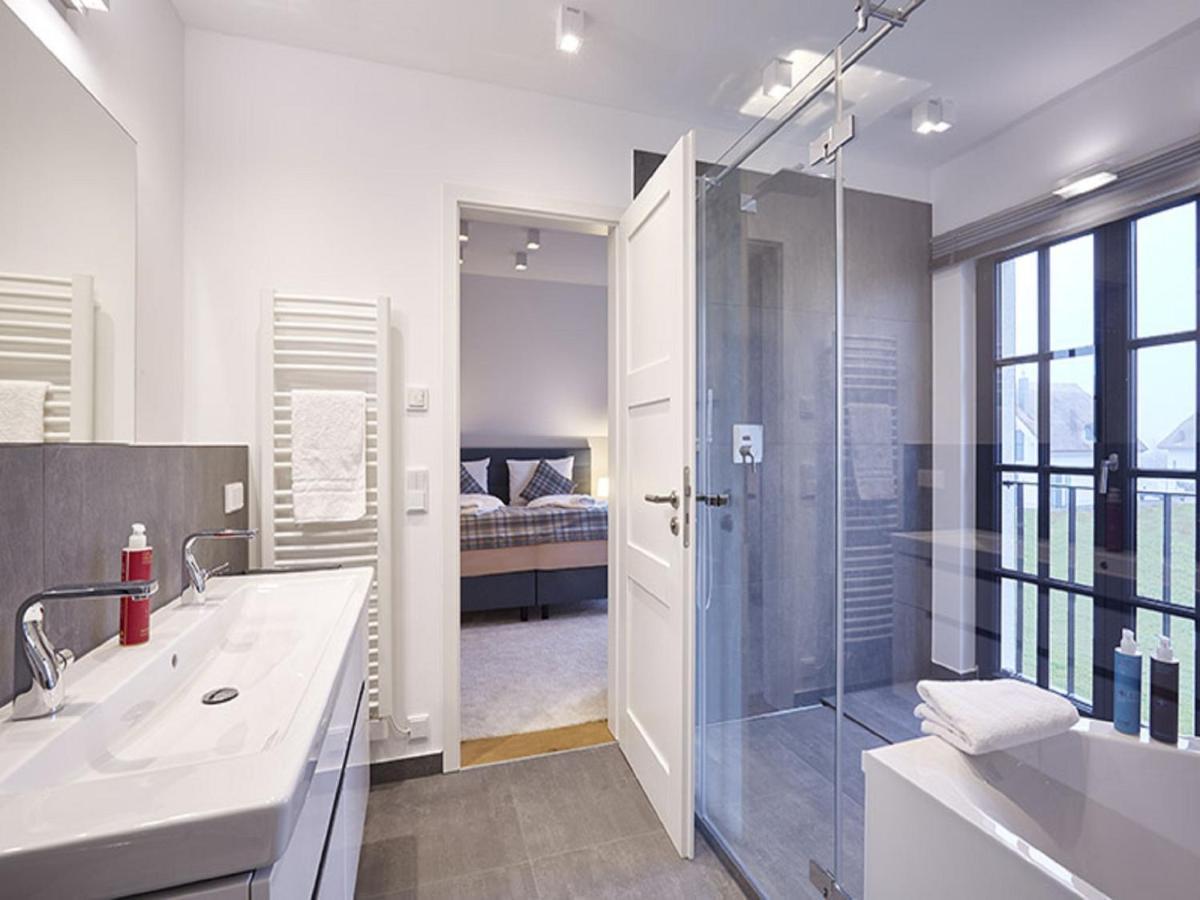 Reetland Am Meer - Luxus Reetdachvilla Mit 3 Schlafzimmern, Sauna Und Kamin F15 ดรันส์เคอ ภายนอก รูปภาพ